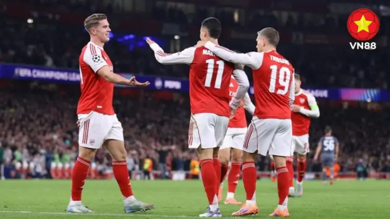 Arsenal biến Emirates thành pháo đài bất khả xâm phạm