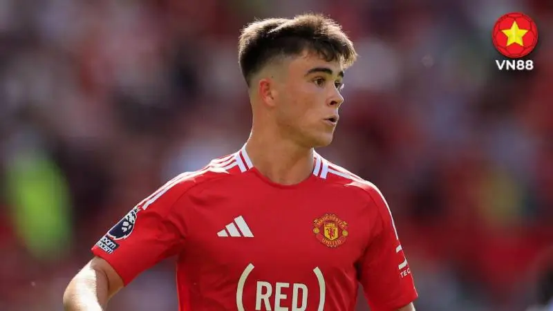 Man Utd chốt kế hoạch đưa thần đồng Harry Amass về thi đấu tại Old Trafford