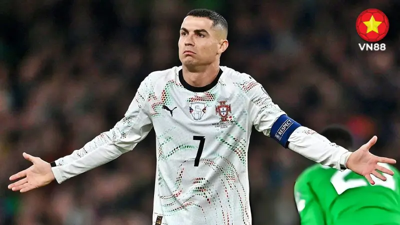 Sau trận đấu, Ronaldo vẫn tiếp tục bị chỉ trích