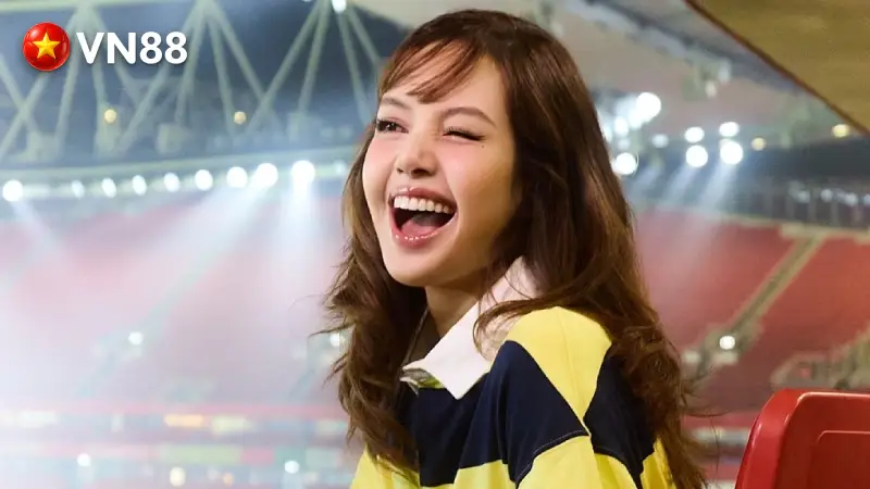 Lisa đi xem trận đấu giữa Arsenal và Tottenham Hotspur ở Anh năm 2025