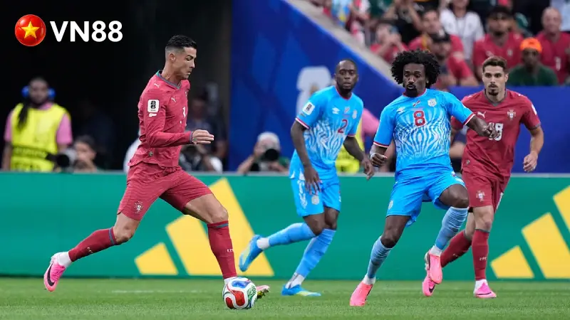 Khoảnh Khắc Ronaldo Đi Bóng Trong Trận Hòa Ở Houston