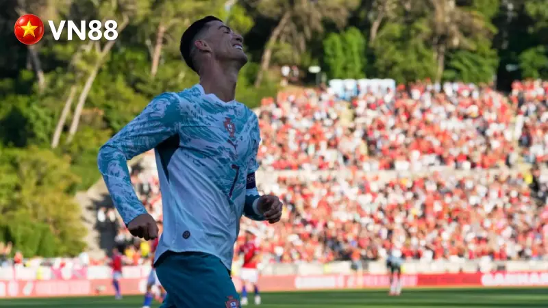 Phản ứng của Cristiano Ronaldo trong trận