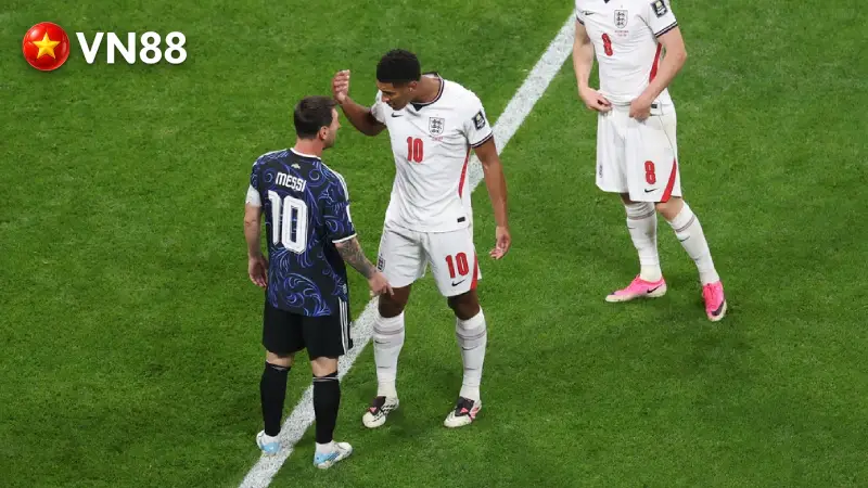 Bellingham Nói Gì Về Màn Cãi Vã Với Messi?
