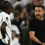 HLV Roberto De Zerbi Trao Đổi Cùng Mathys Tel Trận Tottenham Gặp Everton