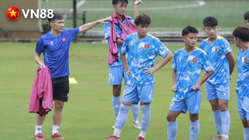 Tuyển thủ AFF Cup trên băng ghế huấn luyện U16 Việt Nam