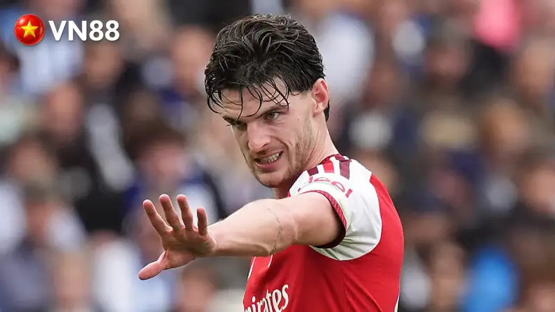Tranh cãi Declan Rice thoát thẻ đỏ trong ngày Arsenal thảm bại