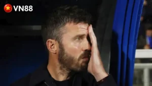 Fan MU đòi sa thải Carrick ngay lập tức, hé lộ HLV khủng thay thế