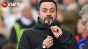 HLV Roberto De Zerbi cấm cầu thủ Tottenham dùng điện thoại trong các bữa ăn